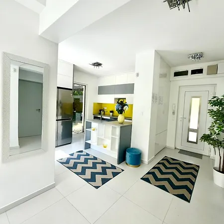 Luxury Garden House I In The Center