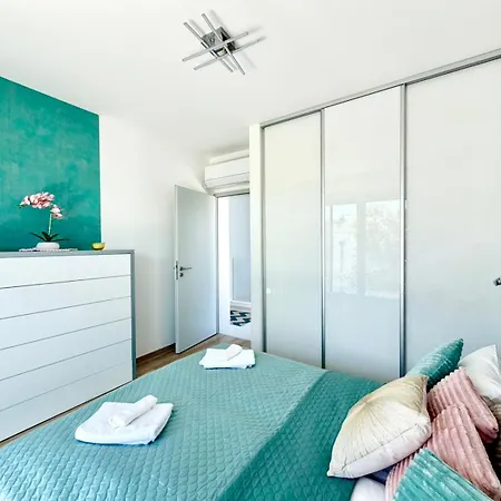 Сasa de vacaciones Luxury Garden House I In The Center